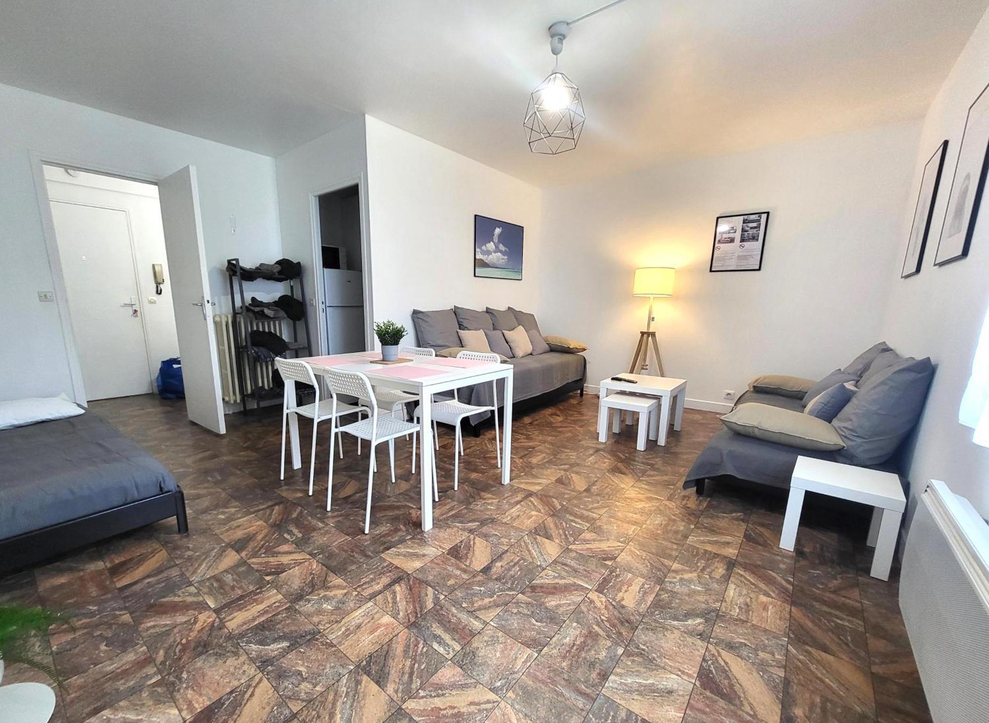St-Quentin-En-Yvelines Plusieurs Appartements Avec Parking トラップ エクステリア 写真